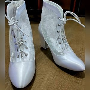 White Satin/Lace Booties: Size 9